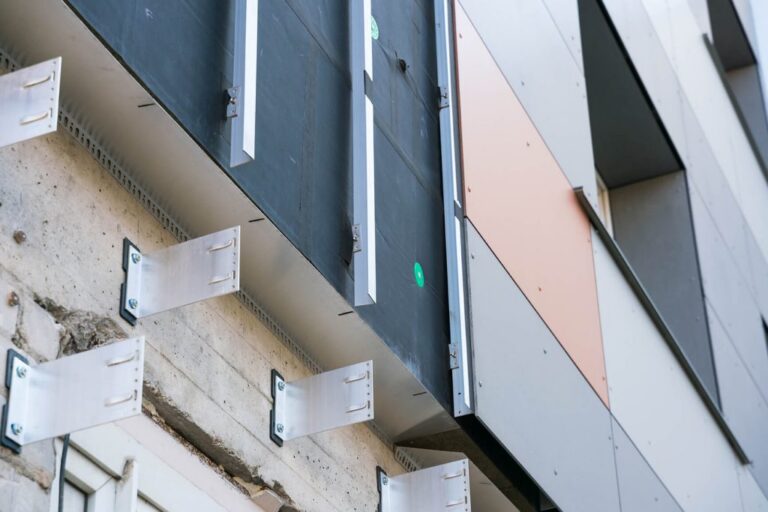 How to Manage Facade Thermal Bridging: The Definitive Engineeri